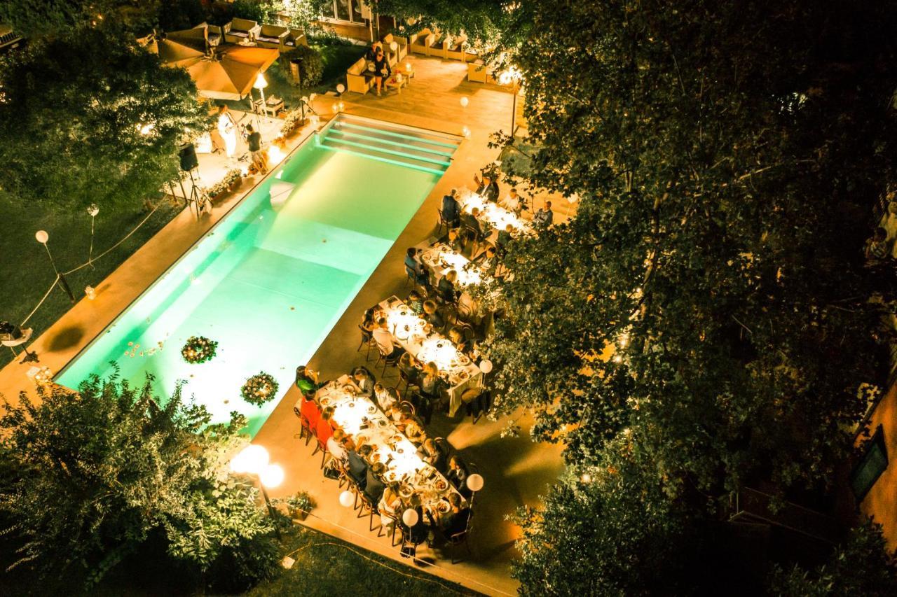 Hotel Milano Pool & Garden Salice Terme Bagian luar foto