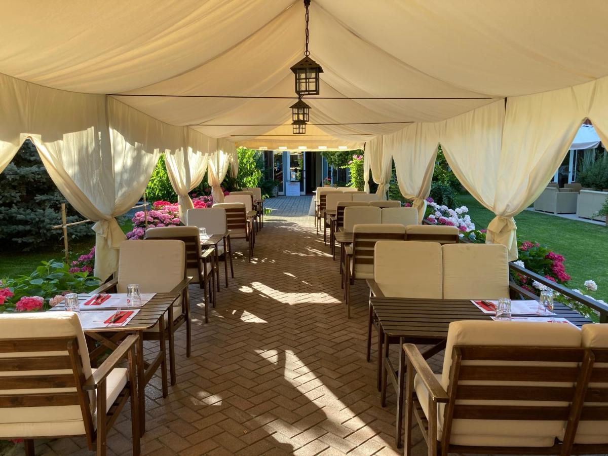 Hotel Milano Pool & Garden Salice Terme Bagian luar foto