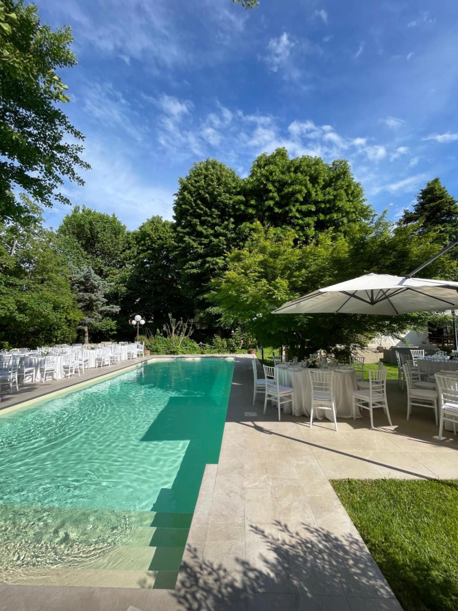 Hotel Milano Pool & Garden Salice Terme Bagian luar foto