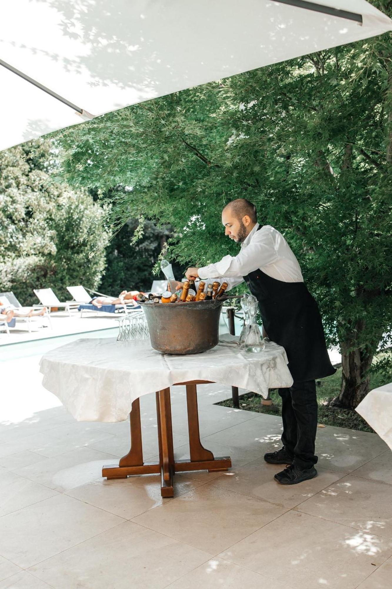 Hotel Milano Pool & Garden Salice Terme Bagian luar foto
